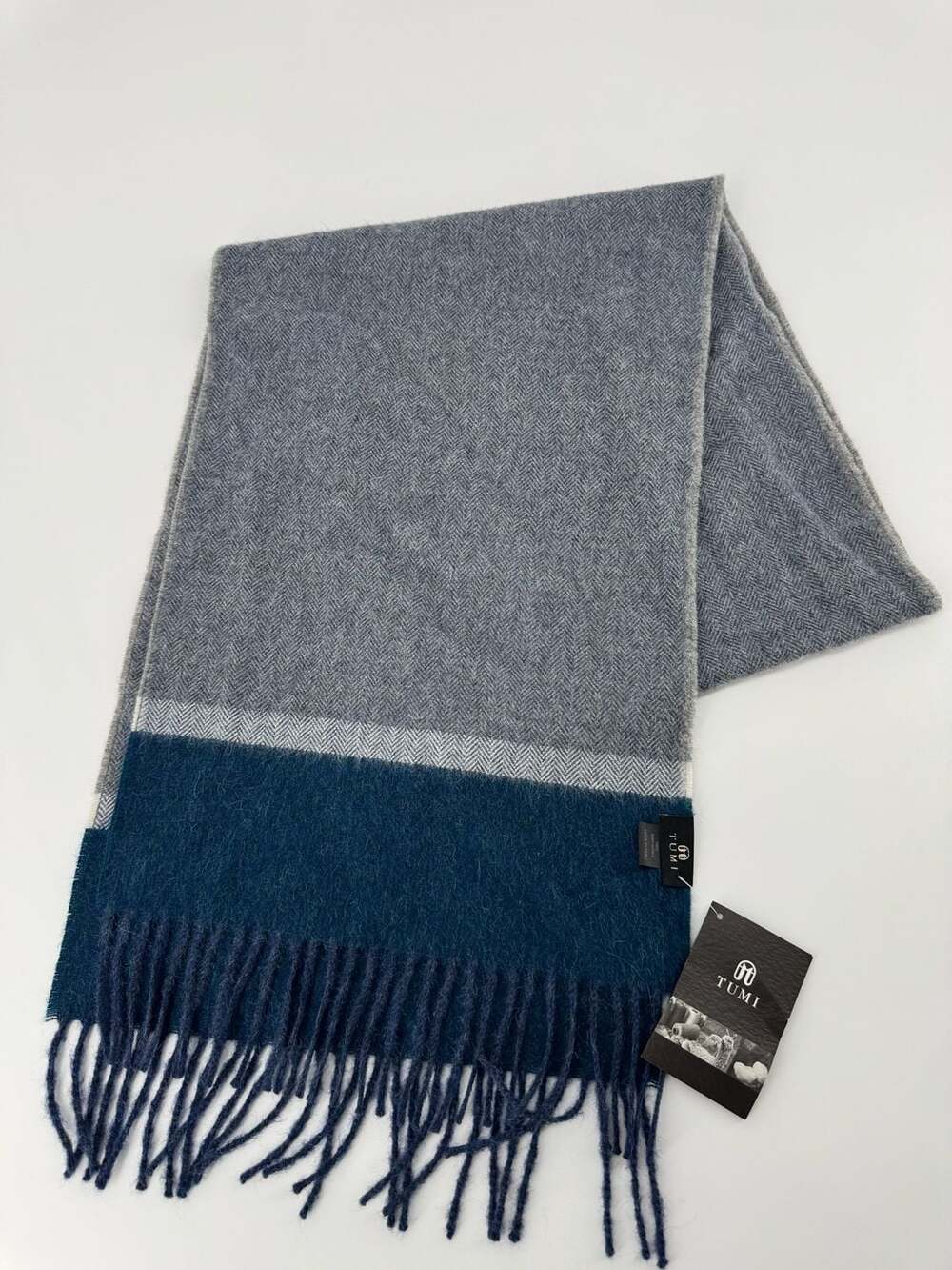Tumi 100% Baby Alpaca Wool Blue and Grey Herringbone Scarf with Tags